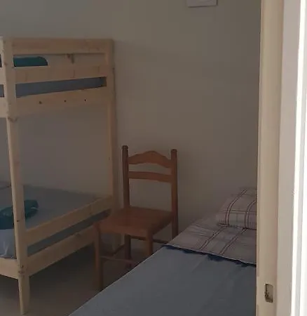 Hostal El Pirata *