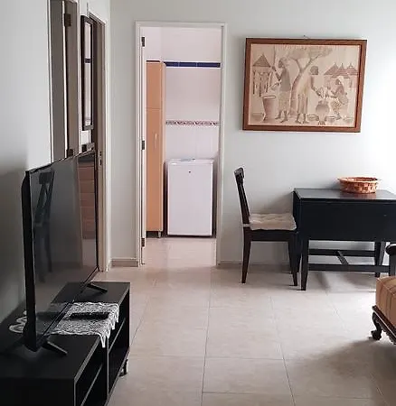 Hostal El Pirata *